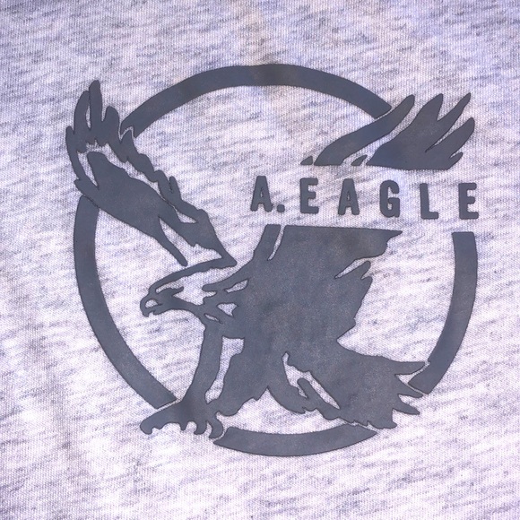 American Eagle T-Shirt - Picture 2 of 5